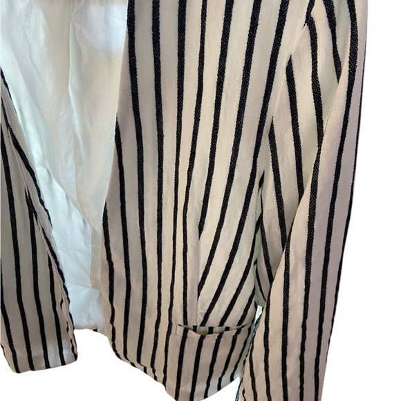 LOFT Women's Black and White Striped Jacket - Picture 5 of 6
